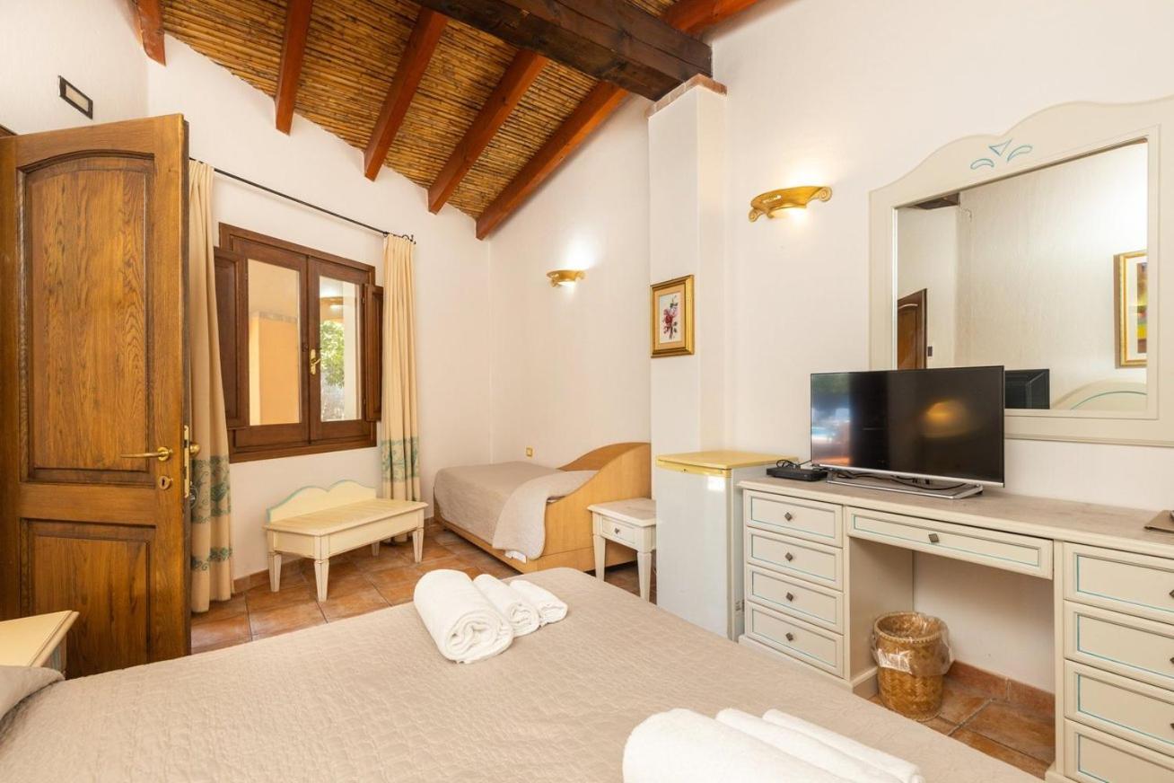 Hotel L'Ulivo ジラソーレ エクステリア 写真