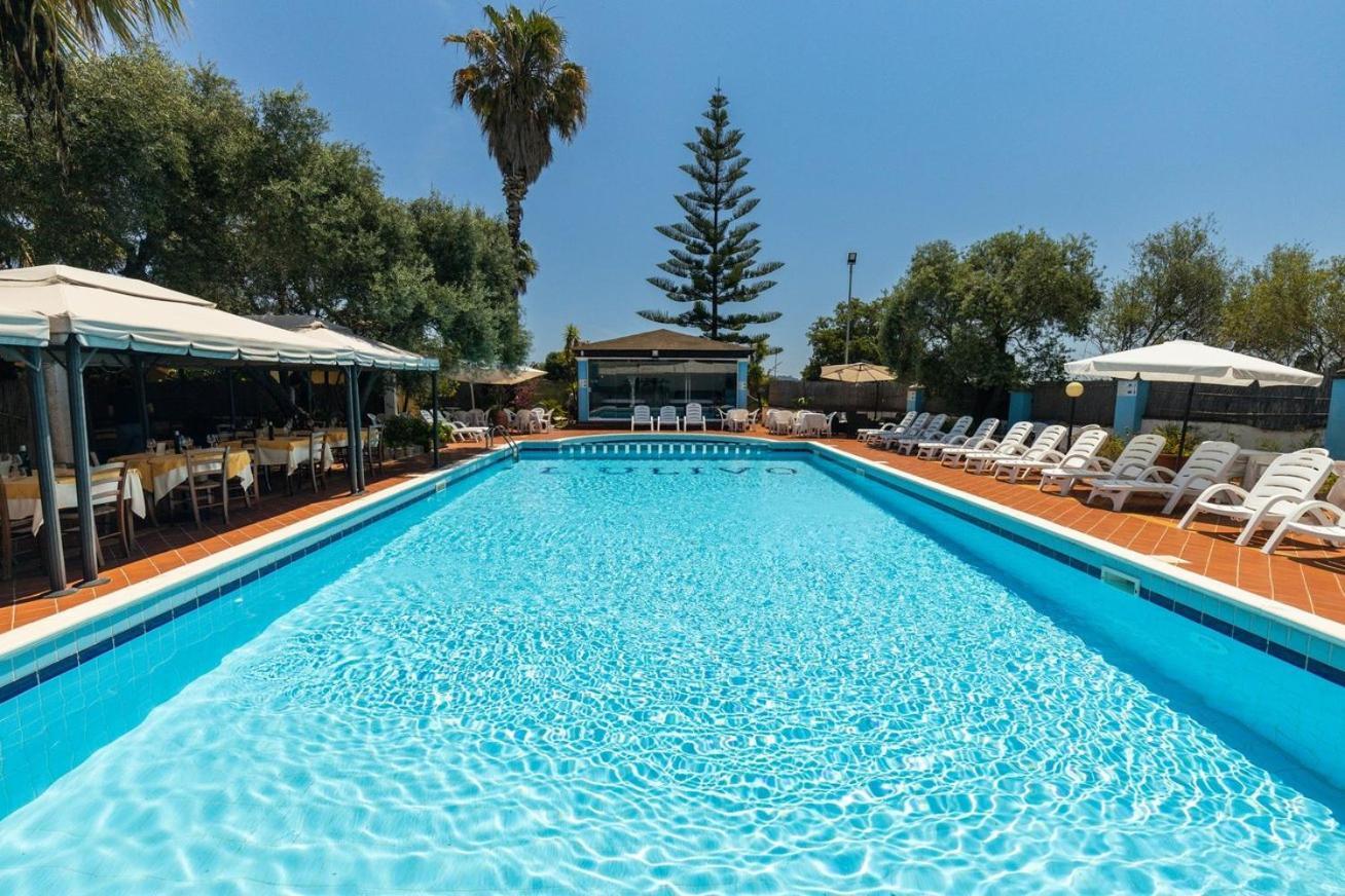 Hotel L'Ulivo ジラソーレ エクステリア 写真