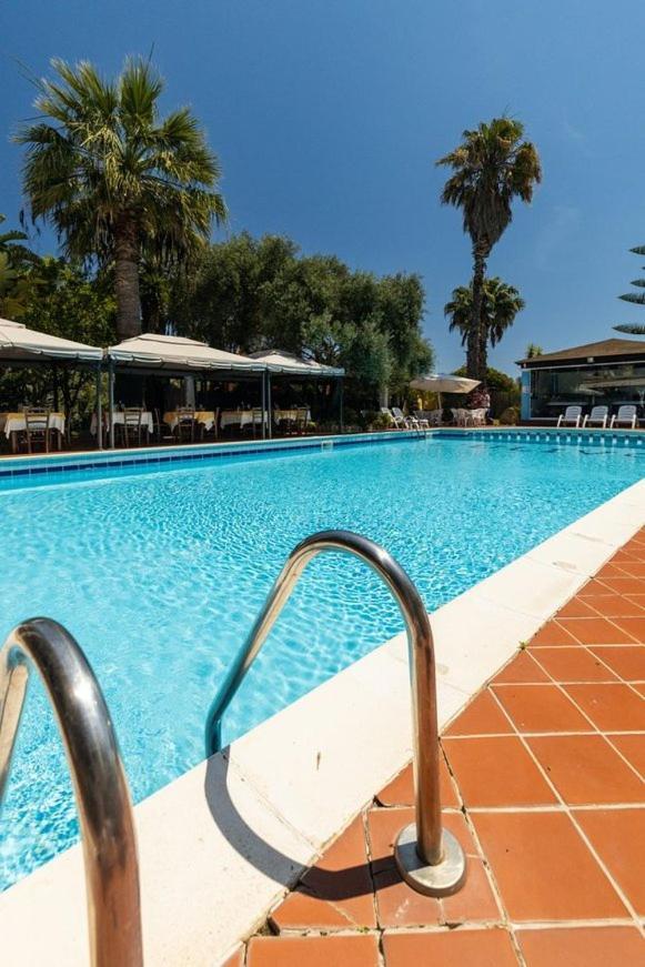 Hotel L'Ulivo ジラソーレ エクステリア 写真