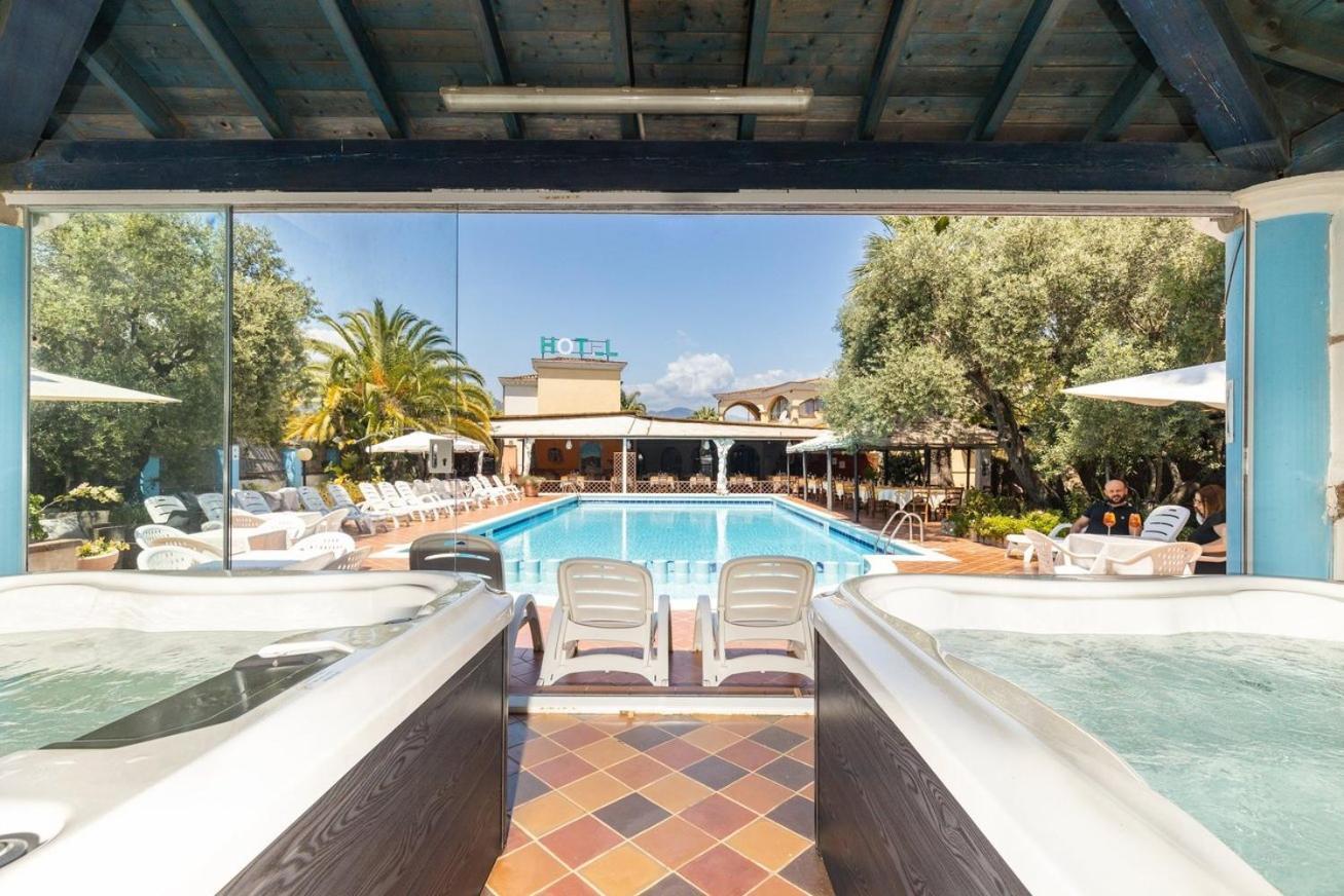 Hotel L'Ulivo ジラソーレ エクステリア 写真