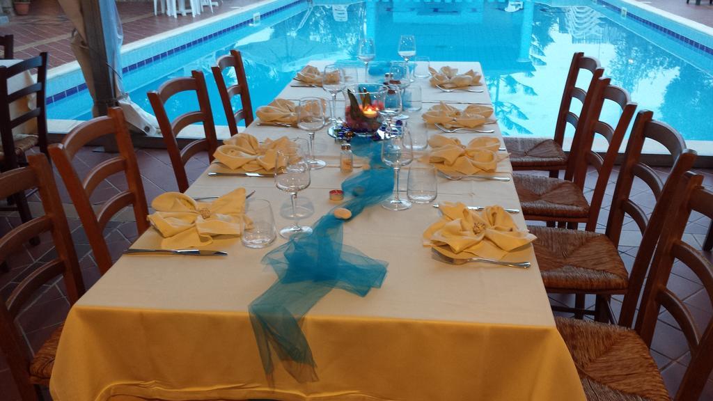 Hotel L'Ulivo ジラソーレ エクステリア 写真